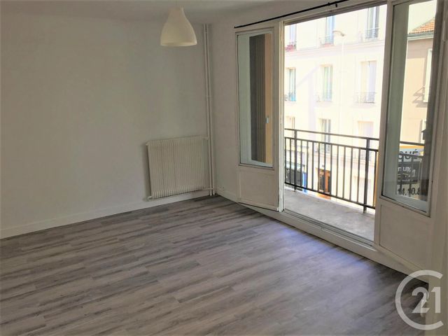 Appartement F1 à louer - 1 pièce - 24.0 m2 - LE KREMLIN BICETRE - 94 - ILE-DE-FRANCE - Century 21 K.B. Immobilier