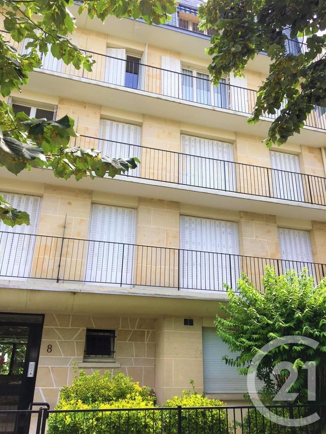 Appartement F4 à louer - 4 pièces - 80.97 m2 - LE KREMLIN BICETRE - 94 - ILE-DE-FRANCE - Century 21 K.B. Immobilier