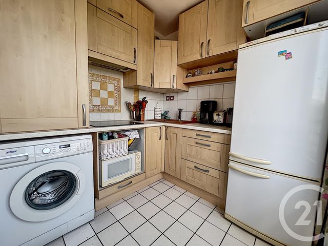 Afficher la photo en grand Appartement F1 à vendre - 1 pièce - 32.94 m2 - LE KREMLIN BICETRE - 94 - ILE-DE-FRANCE - Century 21 K.B. Immobilier