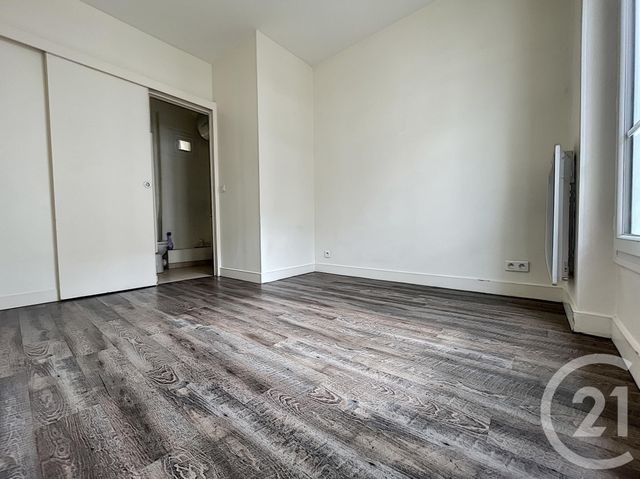 Afficher la photo en grand Appartement F2 à vendre - 2 pièces - 25.5 m2 - PARIS - 75013 - ILE-DE-FRANCE - Century 21 K.B. Immobilier