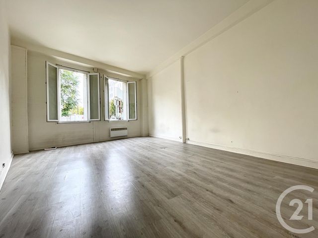 Appartement F1 à vendre - 1 pièce - 37.0 m2 - LE KREMLIN BICETRE - 94 - ILE-DE-FRANCE - Century 21 K.B. Immobilier