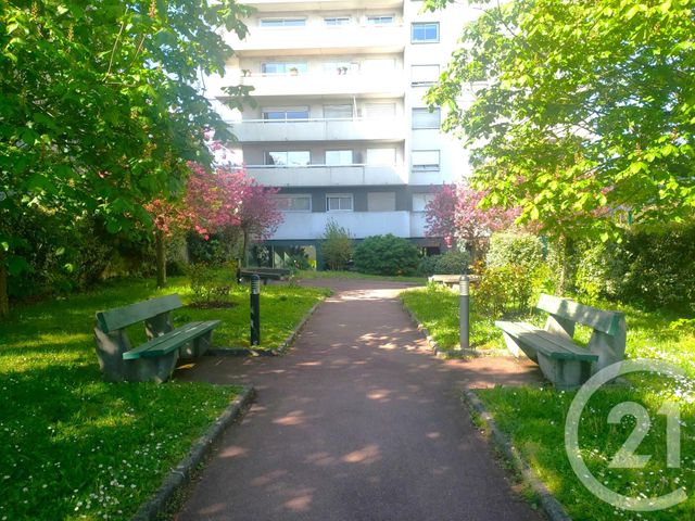 Appartement T3 à louer - 3 pièces - 66.0 m2 - LE KREMLIN BICETRE - 94 - ILE-DE-FRANCE - Century 21 K.B. Immobilier