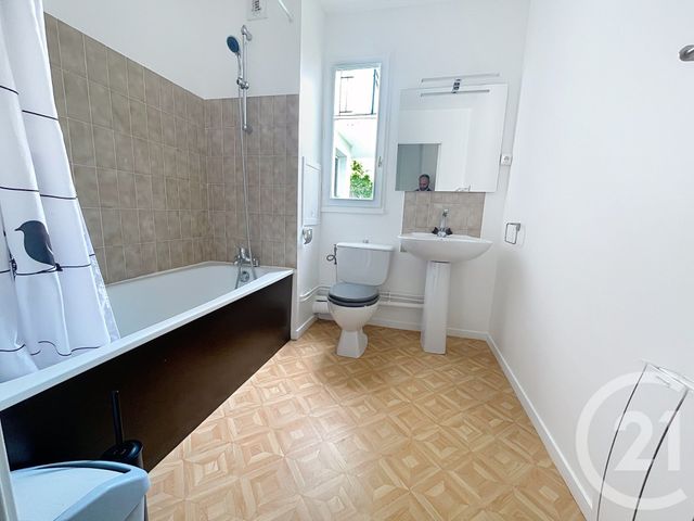 Appartement à vendre - 2 pièces - 57.12 m2 - LE KREMLIN BICETRE - 94 - ILE-DE-FRANCE - Century 21 K.B. Immobilier
