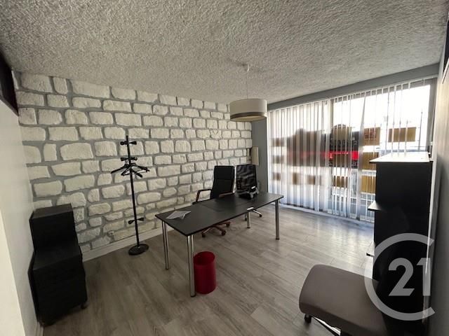 commerce à louer - 87.0 m2 - LE KREMLIN BICETRE - 94 - ILE-DE-FRANCE - Century 21 K.B. Immobilier