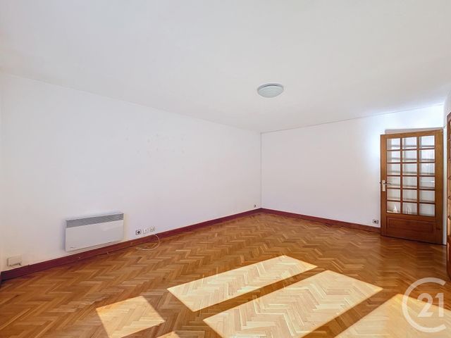 Afficher la photo en grand Appartement F3 à vendre - 3 pièces - 67.2 m2 - LE KREMLIN BICETRE - 94 - ILE-DE-FRANCE - Century 21 K.B. Immobilier