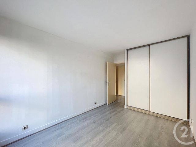 Afficher la photo en grand Appartement F3 à vendre - 3 pièces - 67.2 m2 - LE KREMLIN BICETRE - 94 - ILE-DE-FRANCE - Century 21 K.B. Immobilier