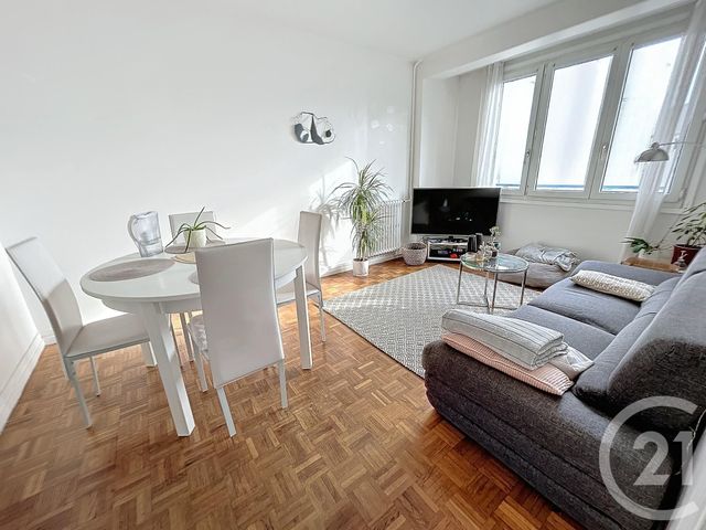 Appartement F2 à vendre - 2 pièces - 40.14 m2 - LE KREMLIN BICETRE - 94 - ILE-DE-FRANCE - Century 21 K.B. Immobilier