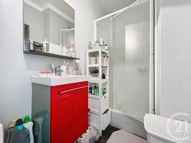 Appartement F2 à vendre - 2 pièces - 40.14 m2 - LE KREMLIN BICETRE - 94 - ILE-DE-FRANCE - Century 21 K.B. Immobilier