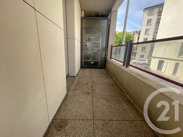 Afficher la photo en grand Appartement F3 à vendre - 3 pièces - 73.0 m2 - LE KREMLIN BICETRE - 94 - ILE-DE-FRANCE - Century 21 K.B. Immobilier