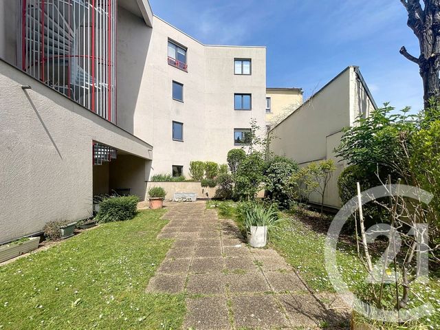 Afficher la photo en grand Appartement F3 à vendre - 3 pièces - 73.0 m2 - LE KREMLIN BICETRE - 94 - ILE-DE-FRANCE - Century 21 K.B. Immobilier