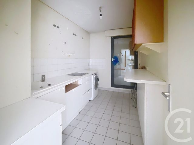 Afficher la photo en grand Appartement F3 à vendre - 3 pièces - 73.0 m2 - LE KREMLIN BICETRE - 94 - ILE-DE-FRANCE - Century 21 K.B. Immobilier