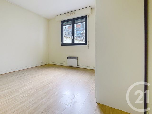 Afficher la photo en grand Appartement F3 à vendre - 3 pièces - 73.0 m2 - LE KREMLIN BICETRE - 94 - ILE-DE-FRANCE - Century 21 K.B. Immobilier