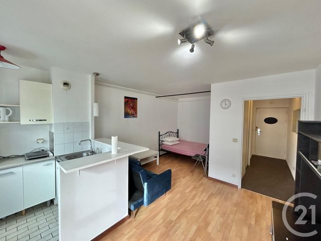 Appartement F1 à louer - 1 pièce - 29.27 m2 - LE KREMLIN BICETRE - 94 - ILE-DE-FRANCE - Century 21 K.B. Immobilier