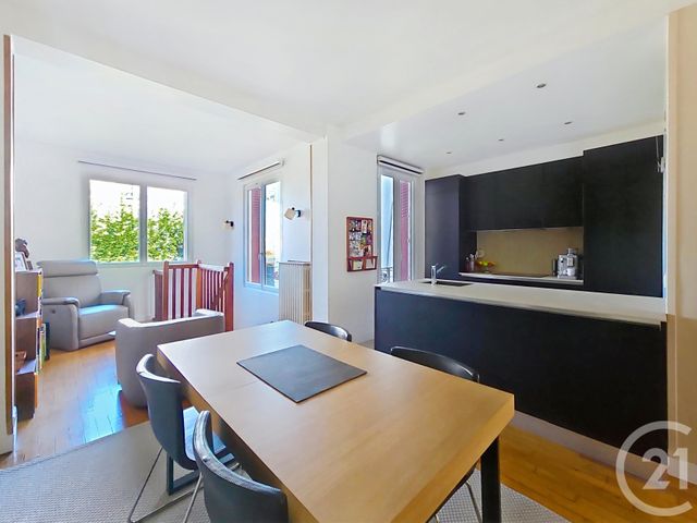 Appartement F4 à vendre - 4 pièces - 76.15 m2 - LE KREMLIN BICETRE - 94 - ILE-DE-FRANCE - Century 21 K.B. Immobilier