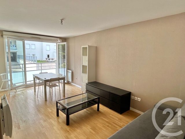 Appartement F3 à louer - 3 pièces - 59.5 m2 - LE KREMLIN BICETRE - 94 - ILE-DE-FRANCE - Century 21 K.B. Immobilier
