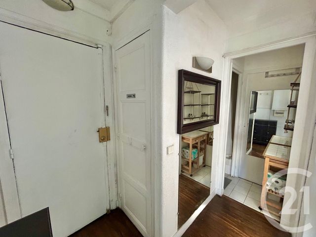 Appartement F2 à vendre - 2 pièces - 32.64 m2 - GENTILLY - 94 - ILE-DE-FRANCE - Century 21 K.B. Immobilier