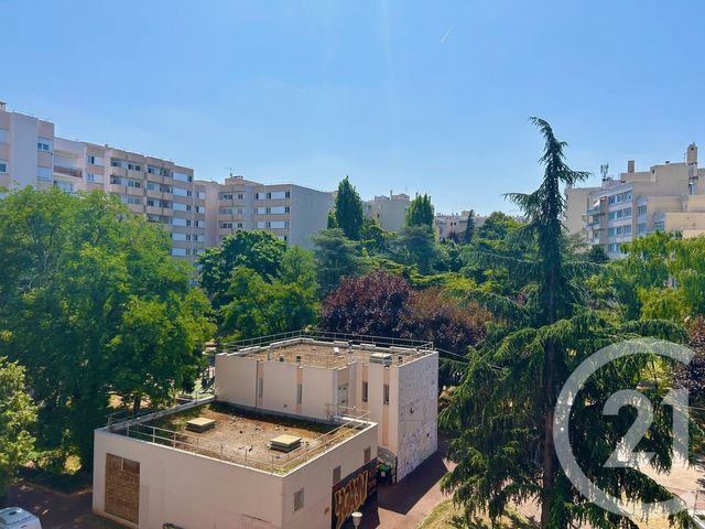 Appartement F2 à vendre - 2 pièces - 32.64 m2 - GENTILLY - 94 - ILE-DE-FRANCE - Century 21 K.B. Immobilier