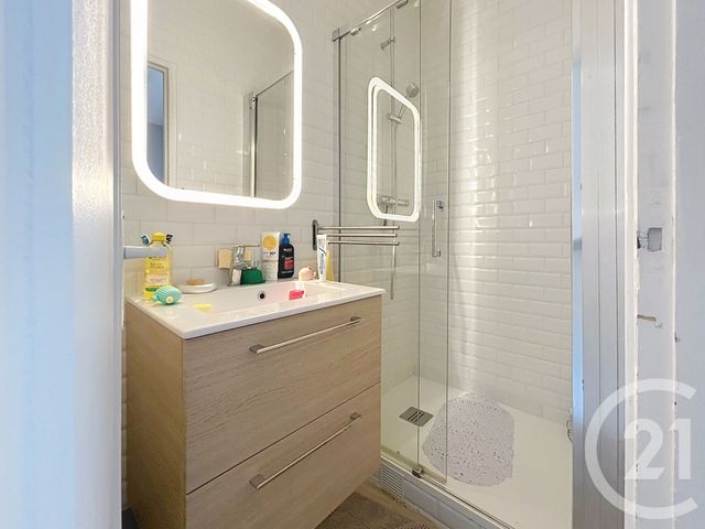 Appartement F1 à vendre - 1 pièce - 24.0 m2 - LE KREMLIN BICETRE - 94 - ILE-DE-FRANCE - Century 21 K.B. Immobilier