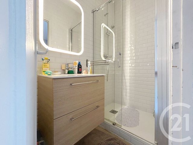 Appartement F1 à vendre - 1 pièce - 24.0 m2 - LE KREMLIN BICETRE - 94 - ILE-DE-FRANCE - Century 21 K.B. Immobilier