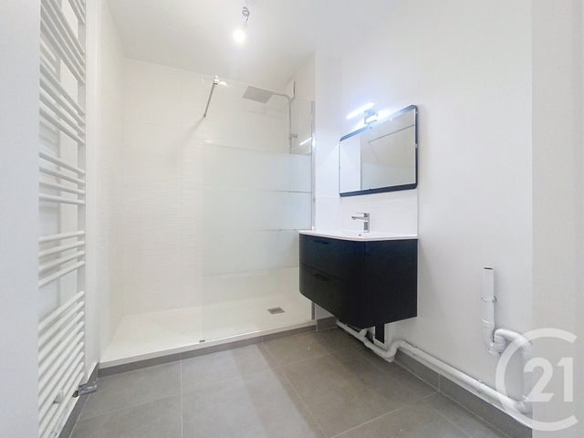 Appartement à vendre - 2 pièces - 39.0 m2 - LE KREMLIN BICETRE - 94 - ILE-DE-FRANCE - Century 21 K.B. Immobilier