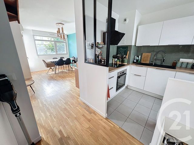 Appartement F3 à vendre - 3 pièces - 60.77 m2 - VILLEJUIF - 94 - ILE-DE-FRANCE - Century 21 K.B. Immobilier