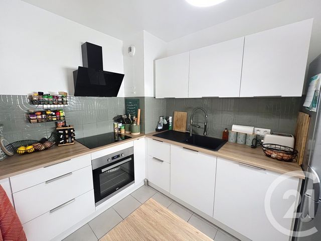 Appartement F3 à vendre - 3 pièces - 60.77 m2 - VILLEJUIF - 94 - ILE-DE-FRANCE - Century 21 K.B. Immobilier