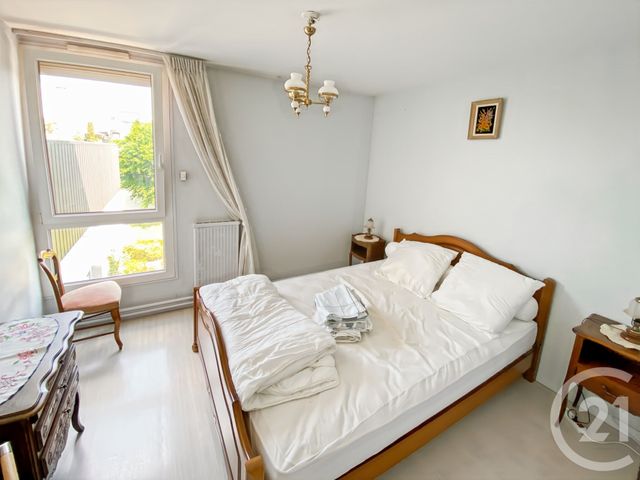 Appartement T4 à louer - 4 pièces - 84.14 m2 - CHAMPS SUR MARNE - 77 - ILE-DE-FRANCE - Century 21 K.B. Immobilier