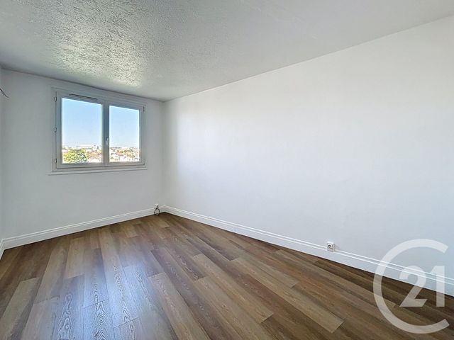 Afficher la photo en grand Appartement F4 à louer - 4 pièces - 74.66 m2 - ARCUEIL - 94 - ILE-DE-FRANCE - Century 21 K.B. Immobilier