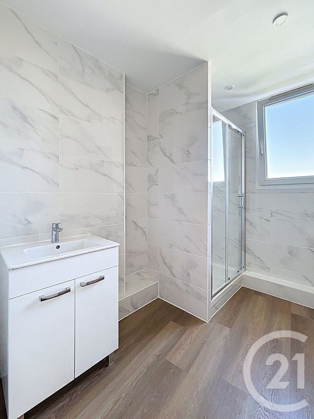 Afficher la photo en grand Appartement F4 à louer - 4 pièces - 74.66 m2 - ARCUEIL - 94 - ILE-DE-FRANCE - Century 21 K.B. Immobilier