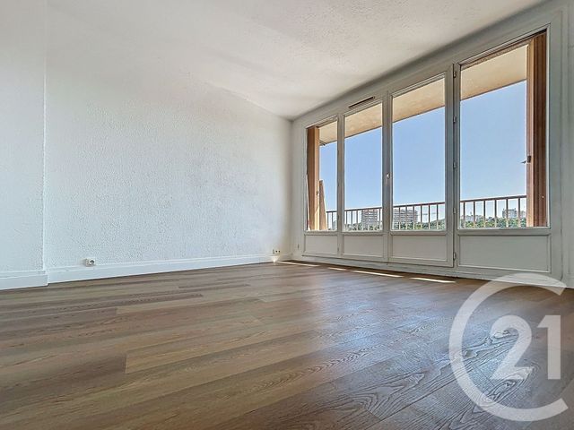 Afficher la photo en grand Appartement F4 à louer - 4 pièces - 74.66 m2 - ARCUEIL - 94 - ILE-DE-FRANCE - Century 21 K.B. Immobilier