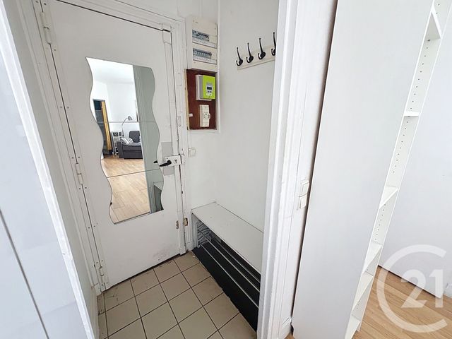 Appartement Studio à vendre - 1 pièce - 24.2 m2 - PARIS - 75013 - ILE-DE-FRANCE - Century 21 K.B. Immobilier