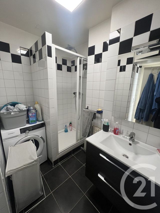 Appartement F2 à louer - 2 pièces - 42.85 m2 - LE KREMLIN BICETRE - 94 - ILE-DE-FRANCE - Century 21 K.B. Immobilier