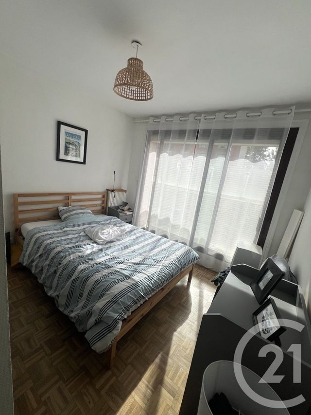 Appartement F2 à louer - 2 pièces - 42.85 m2 - LE KREMLIN BICETRE - 94 - ILE-DE-FRANCE - Century 21 K.B. Immobilier