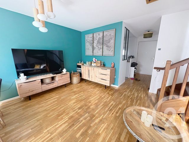 Appartement F3 à vendre - 3 pièces - 60.77 m2 - LE KREMLIN BICETRE - 94 - ILE-DE-FRANCE - Century 21 K.B. Immobilier