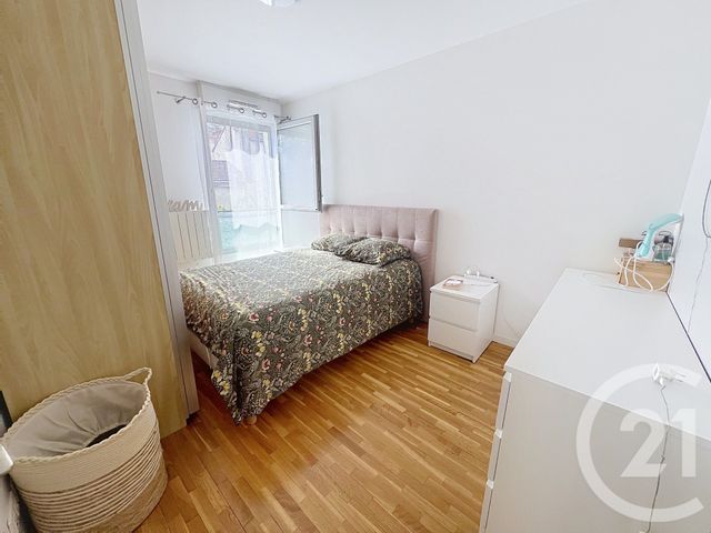 Appartement F3 à vendre - 3 pièces - 60.77 m2 - LE KREMLIN BICETRE - 94 - ILE-DE-FRANCE - Century 21 K.B. Immobilier