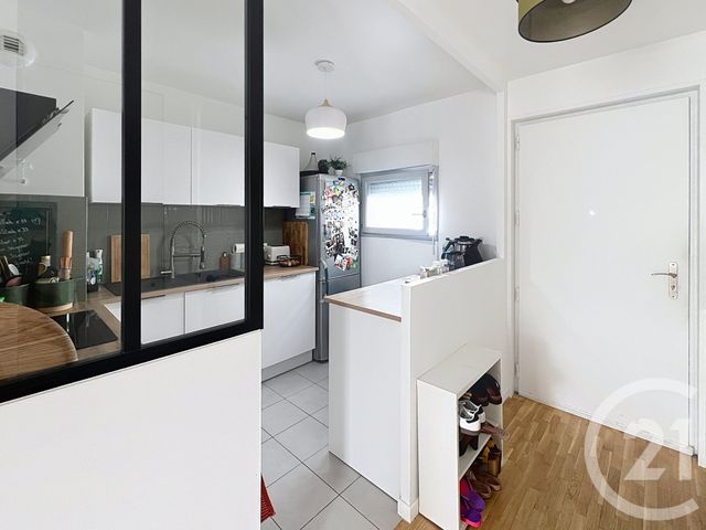 Appartement F3 à vendre - 3 pièces - 60.77 m2 - LE KREMLIN BICETRE - 94 - ILE-DE-FRANCE - Century 21 K.B. Immobilier