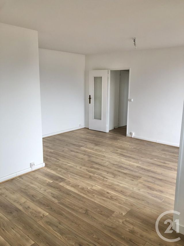 Appartement F2 à louer - 2 pièces - 52.95 m2 - VILLEJUIF - 94 - ILE-DE-FRANCE - Century 21 K.B. Immobilier