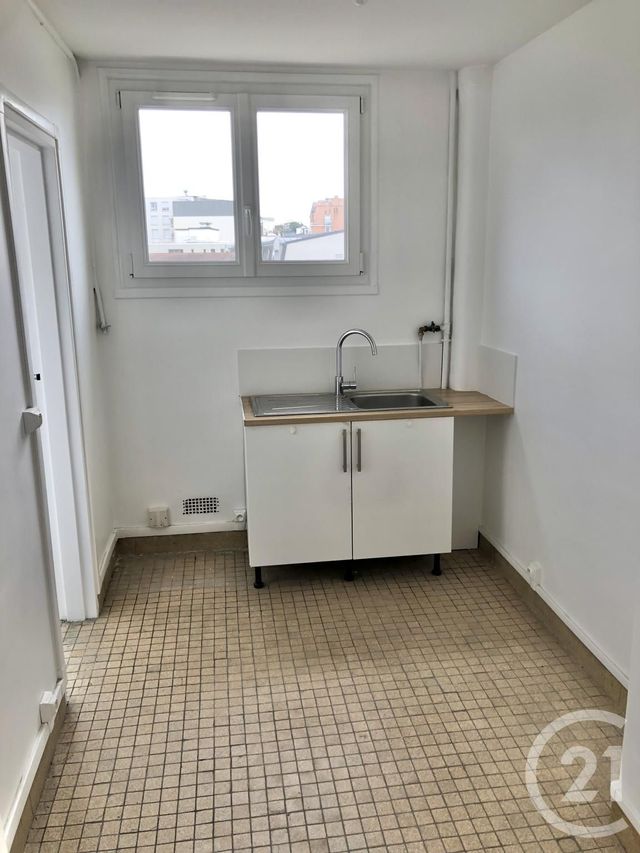 Appartement F2 à louer - 2 pièces - 52.95 m2 - VILLEJUIF - 94 - ILE-DE-FRANCE - Century 21 K.B. Immobilier