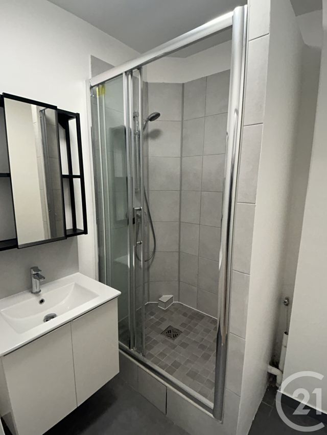 Appartement F2 à louer - 2 pièces - 52.95 m2 - VILLEJUIF - 94 - ILE-DE-FRANCE - Century 21 K.B. Immobilier