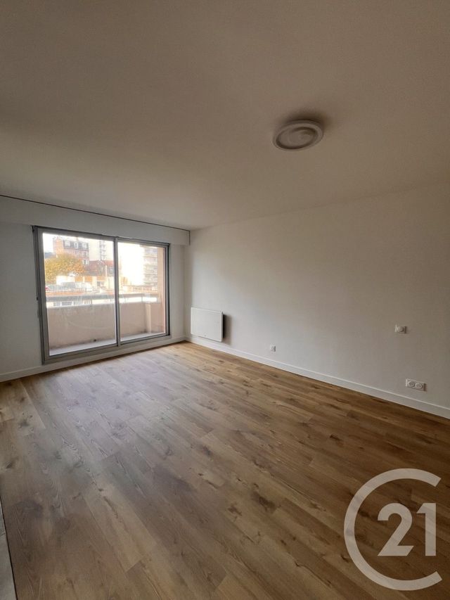 Appartement Studio à louer - 1 pièce - 34.75 m2 - LE KREMLIN BICETRE - 94 - ILE-DE-FRANCE - Century 21 K.B. Immobilier