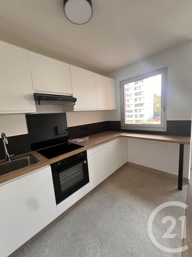 Appartement Studio à louer - 1 pièce - 34.75 m2 - LE KREMLIN BICETRE - 94 - ILE-DE-FRANCE - Century 21 K.B. Immobilier