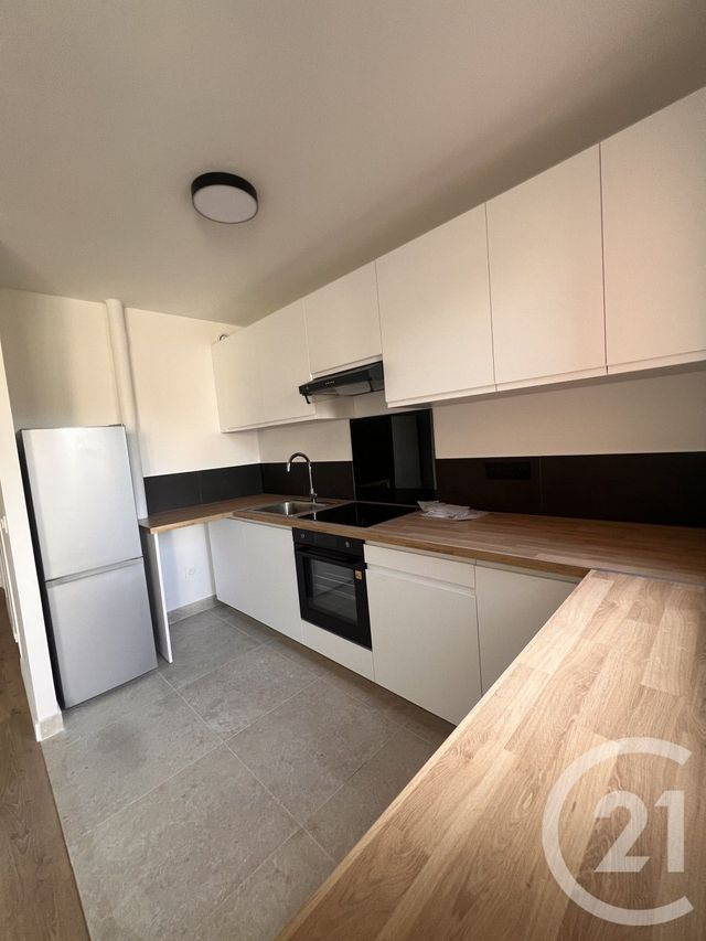 Appartement Studio à louer - 1 pièce - 34.75 m2 - LE KREMLIN BICETRE - 94 - ILE-DE-FRANCE - Century 21 K.B. Immobilier
