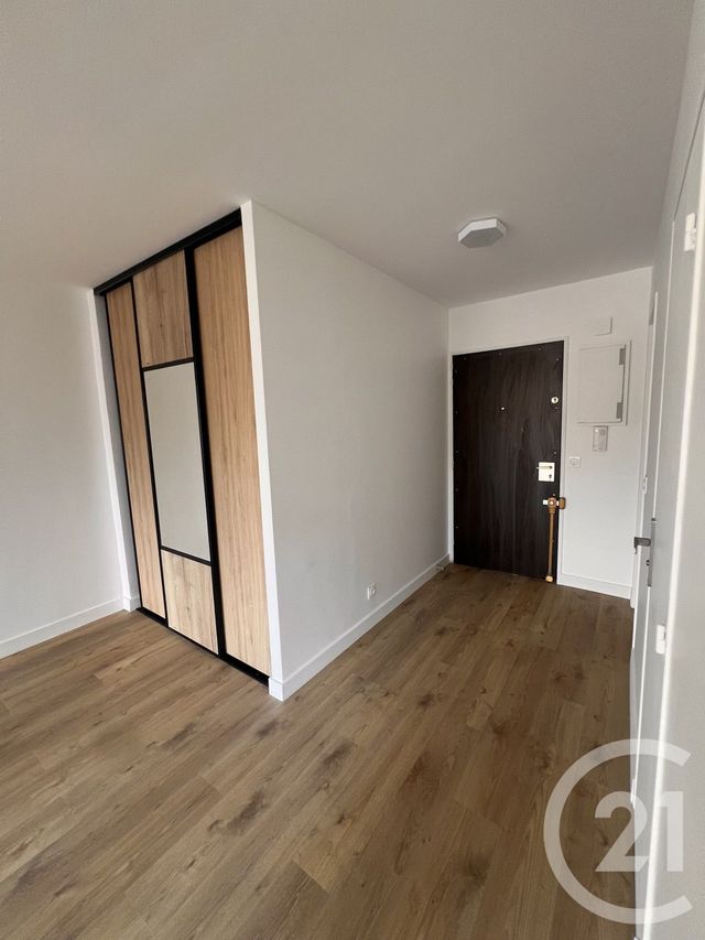 Appartement Studio à louer - 1 pièce - 34.75 m2 - LE KREMLIN BICETRE - 94 - ILE-DE-FRANCE - Century 21 K.B. Immobilier