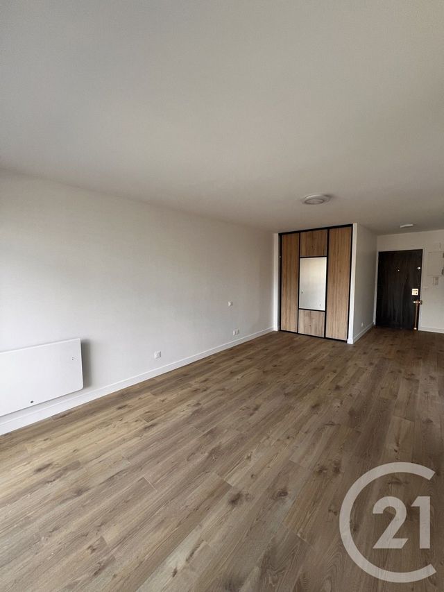 Appartement Studio à louer LE KREMLIN BICETRE