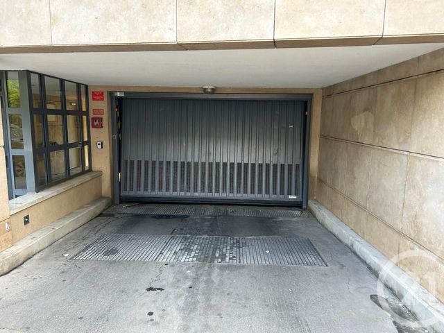 parking à louer - 12.0 m2 - LE KREMLIN BICETRE - 94 - ILE-DE-FRANCE - Century 21 K.B. Immobilier