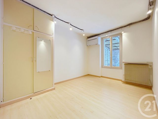 Appartement F2 à vendre - 2 pièces - 32.61 m2 - LE KREMLIN BICETRE - 94 - ILE-DE-FRANCE - Century 21 K.B. Immobilier