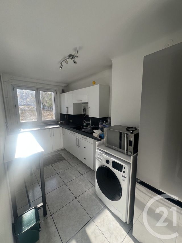 Appartement F3 à louer - 3 pièces - 53.0 m2 - LE KREMLIN BICETRE - 94 - ILE-DE-FRANCE - Century 21 K.B. Immobilier