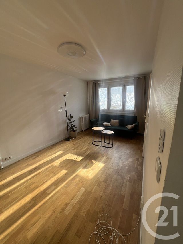 Appartement F3 à louer - 3 pièces - 53.0 m2 - LE KREMLIN BICETRE - 94 - ILE-DE-FRANCE - Century 21 K.B. Immobilier