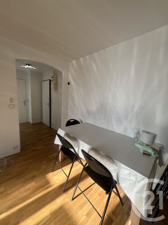 Appartement F3 à louer - 3 pièces - 53.0 m2 - LE KREMLIN BICETRE - 94 - ILE-DE-FRANCE - Century 21 K.B. Immobilier