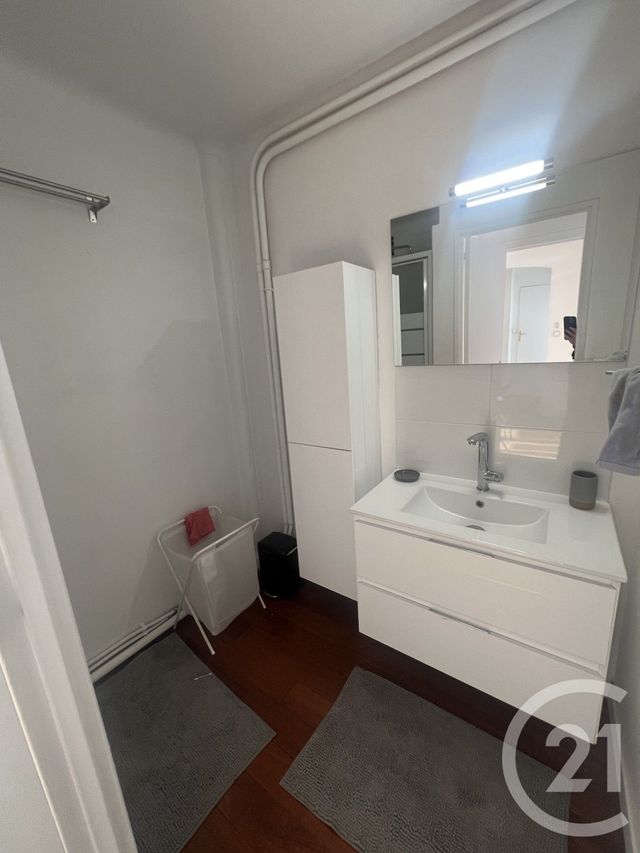 Appartement F3 à louer - 3 pièces - 53.0 m2 - LE KREMLIN BICETRE - 94 - ILE-DE-FRANCE - Century 21 K.B. Immobilier